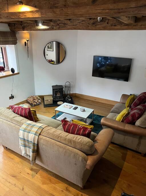 The Horners - Log Burner, Cheshire Village, Parking, Walks, Aga, Dogs Престбери Экстерьер фото
